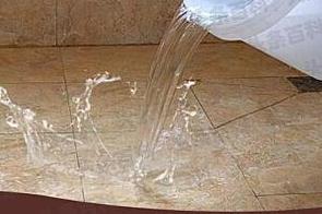 竞秀漏水维修 免砸砖防水材料该如何施工